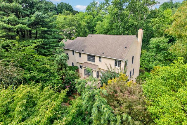 1084 KAOLIN RD, Kennett Square, PA 19348
