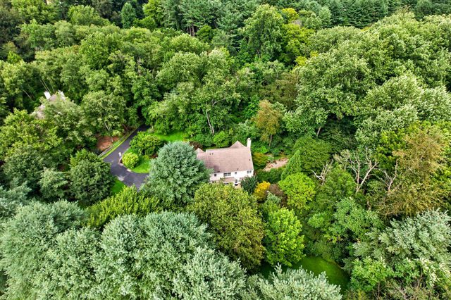 1084 KAOLIN RD, Kennett Square, PA 19348