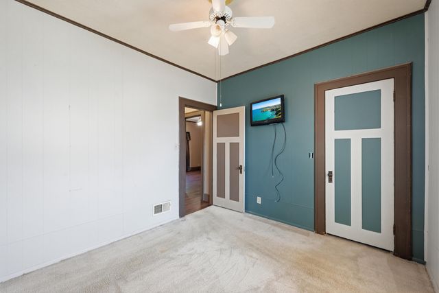 2125 AVENUE E, Council Bluffs, IA 51501