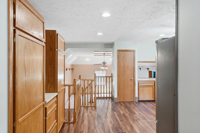 2125 AVENUE E, Council Bluffs, IA 51501