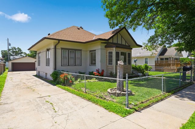 2125 AVENUE E, Council Bluffs, IA 51501