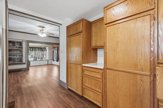 2125 AVENUE E, Council Bluffs, IA 51501