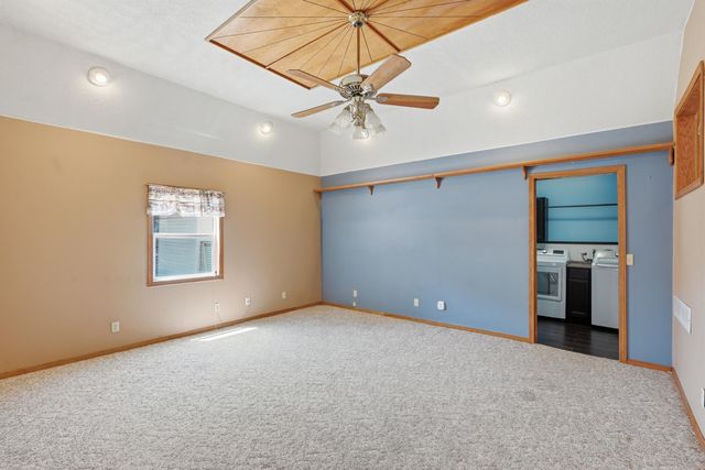 2125 AVENUE E, Council Bluffs, IA 51501