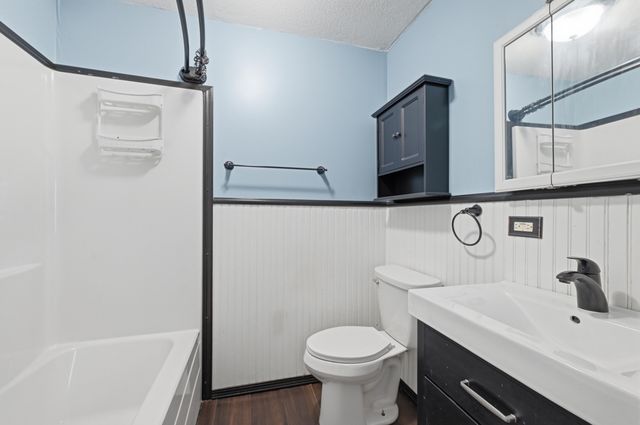 2125 AVENUE E, Council Bluffs, IA 51501
