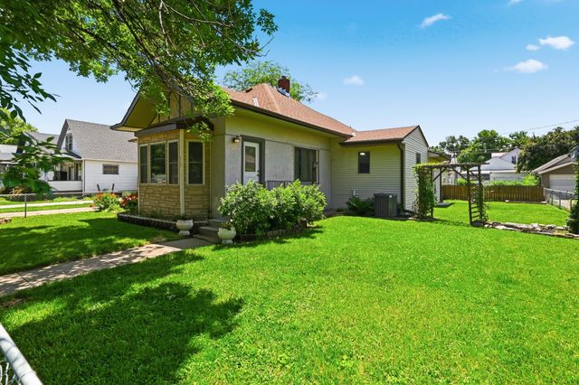 2125 AVENUE E, Council Bluffs, IA 51501