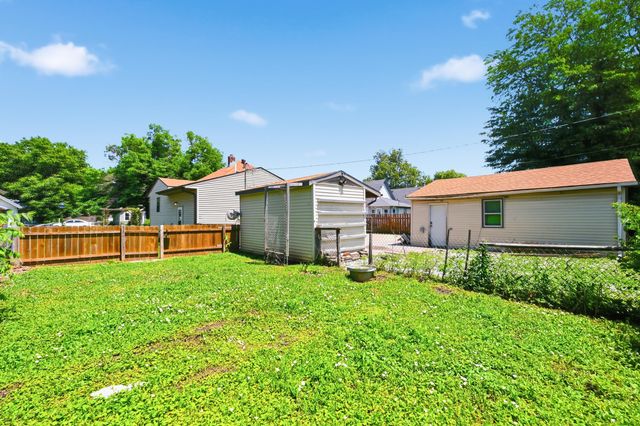 2125 AVENUE E, Council Bluffs, IA 51501