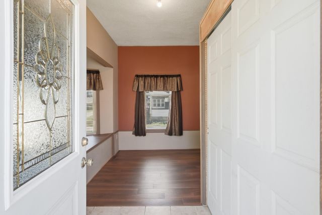 2125 AVENUE E, Council Bluffs, IA 51501