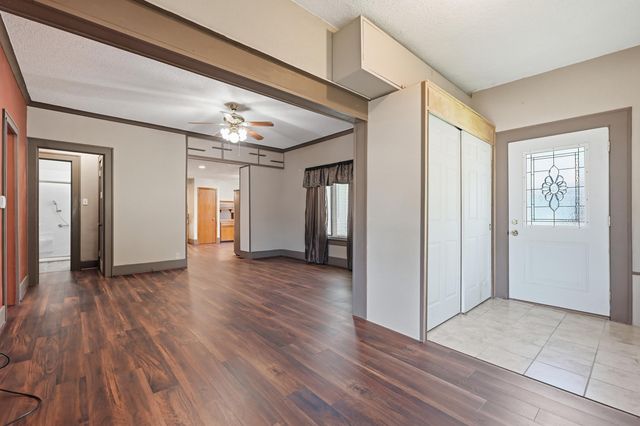 2125 AVENUE E, Council Bluffs, IA 51501