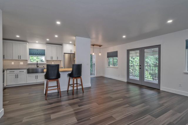 5163 Loch Leven Dr, Pollock Pines, CA 95726