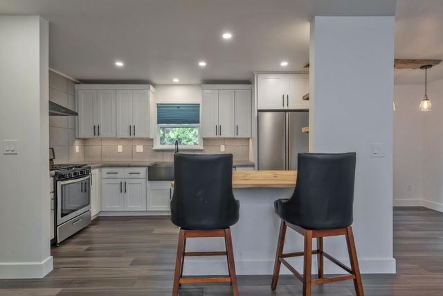 5163 Loch Leven Dr, Pollock Pines, CA 95726