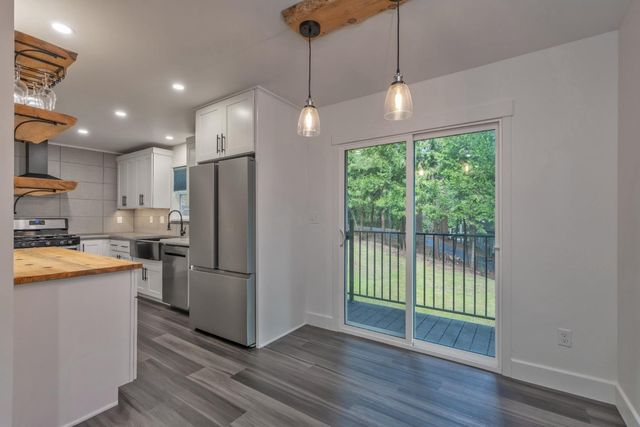 5163 Loch Leven Dr, Pollock Pines, CA 95726