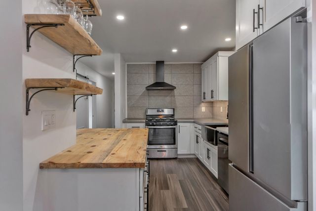 5163 Loch Leven Dr, Pollock Pines, CA 95726