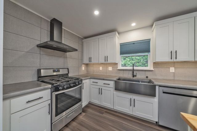 5163 Loch Leven Dr, Pollock Pines, CA 95726