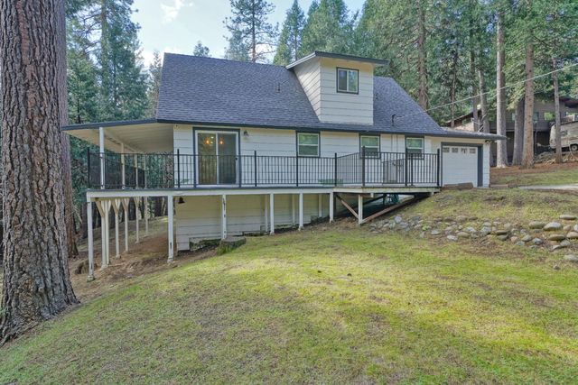 5163 Loch Leven Dr, Pollock Pines, CA 95726