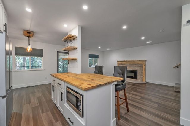 5163 Loch Leven Dr, Pollock Pines, CA 95726