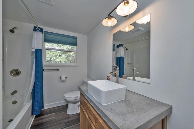 5163 Loch Leven Dr, Pollock Pines, CA 95726