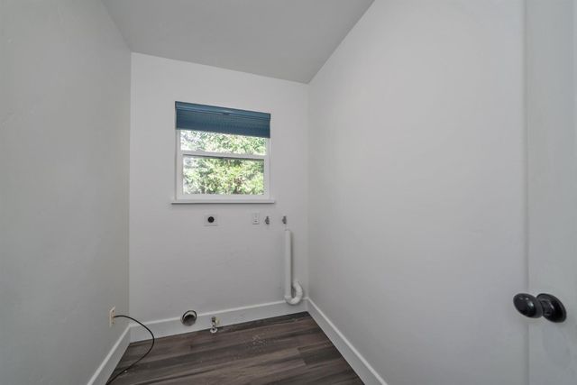 5163 Loch Leven Dr, Pollock Pines, CA 95726