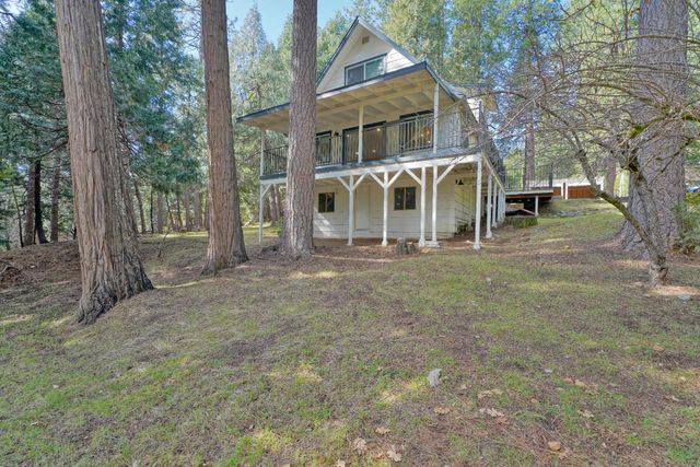 5163 Loch Leven Dr, Pollock Pines, CA 95726