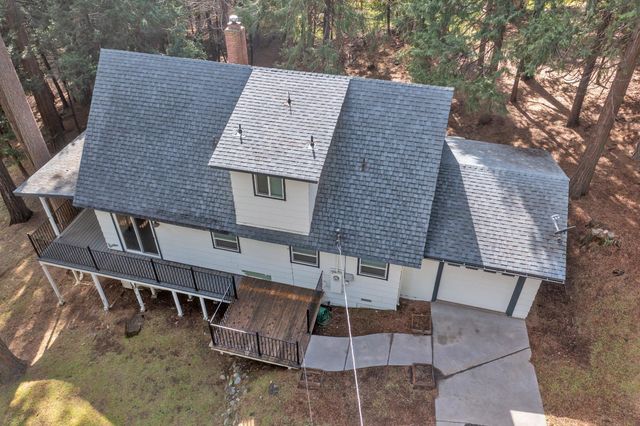 5163 Loch Leven Dr, Pollock Pines, CA 95726