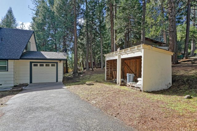 5163 Loch Leven Dr, Pollock Pines, CA 95726