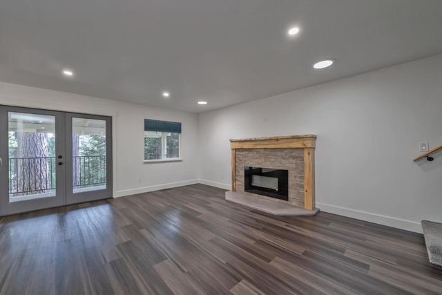 5163 Loch Leven Dr, Pollock Pines, CA 95726