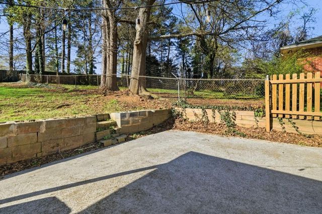 2371 Woodland Drive NW, Kennesaw, GA 30152