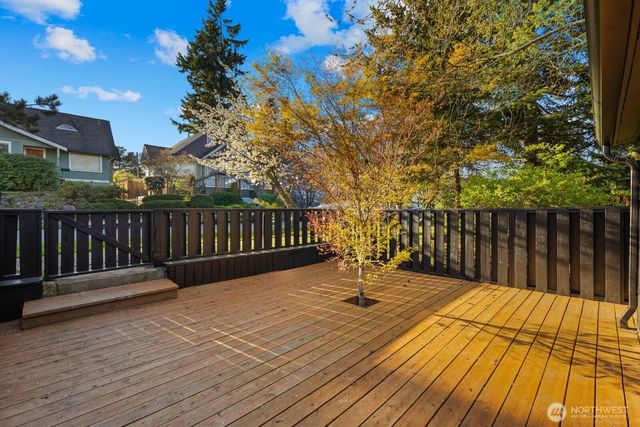 7132 34th Avenue SW, Seattle, WA 98126