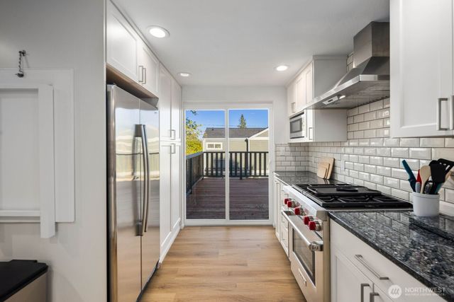 7132 34th Avenue SW, Seattle, WA 98126