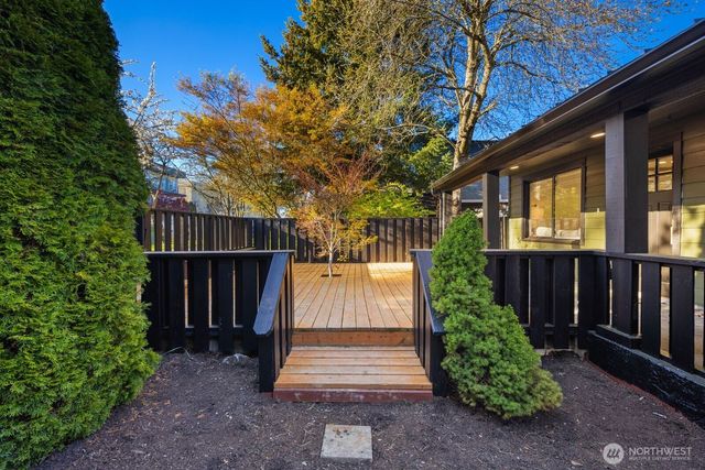 7132 34th Avenue SW, Seattle, WA 98126