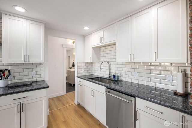 7132 34th Avenue SW, Seattle, WA 98126