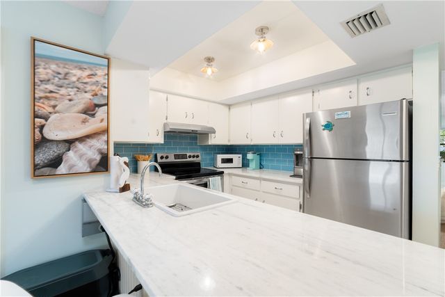 839 Camelia Lane 8, Vero Beach, FL 32963