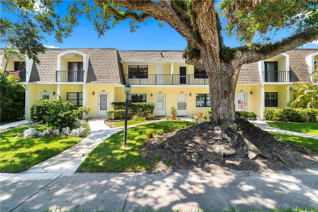 839 Camelia Lane 8, Vero Beach, FL 32963