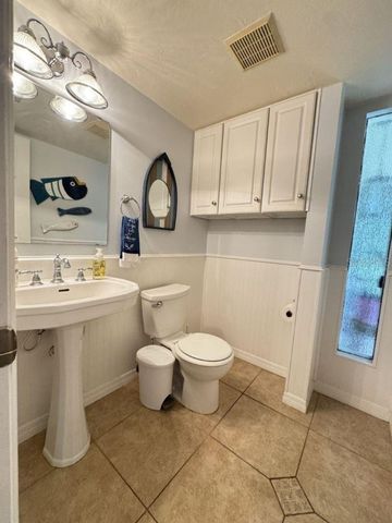 8435 NW 6TH AVENUE, Gainesville, FL 32607