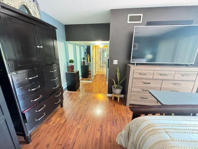 8435 NW 6TH AVENUE, Gainesville, FL 32607