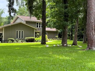 8435 NW 6TH AVENUE, Gainesville, FL 32607