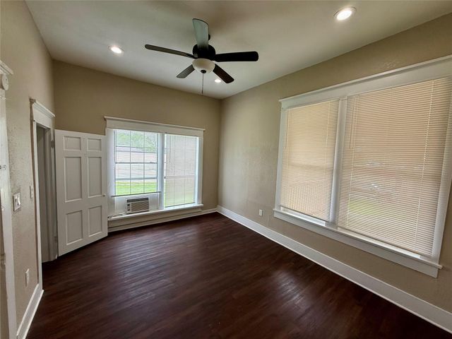 1403 14th Street 2, Huntsville, TX 77340