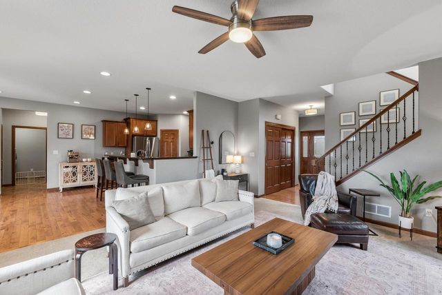 3967 Oakmont TRAIL, Waukesha, WI 53188