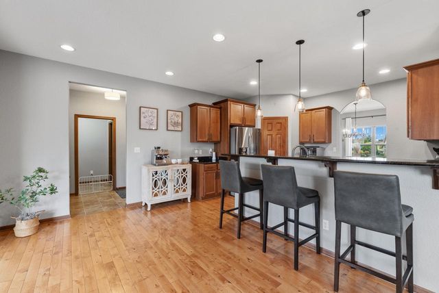 3967 Oakmont TRAIL, Waukesha, WI 53188