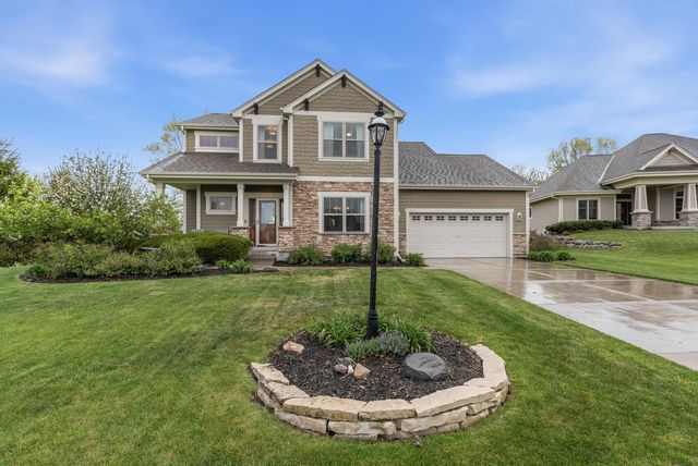3967 Oakmont TRAIL, Waukesha, WI 53188