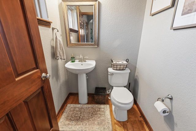 3967 Oakmont TRAIL, Waukesha, WI 53188