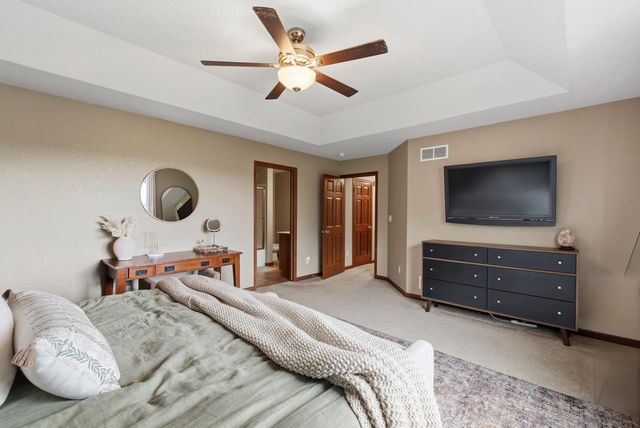 3967 Oakmont TRAIL, Waukesha, WI 53188