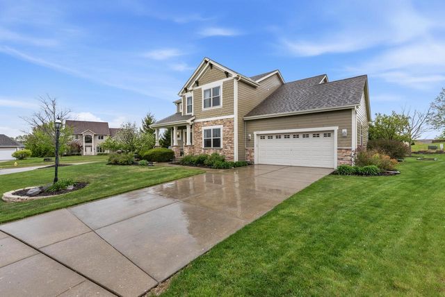 3967 Oakmont TRAIL, Waukesha, WI 53188