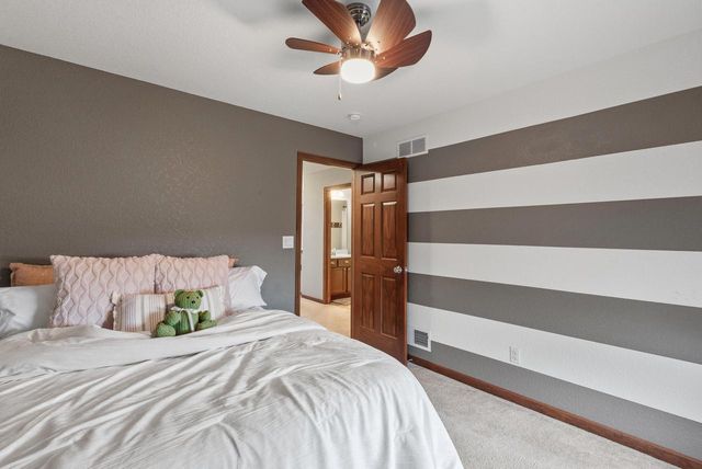 3967 Oakmont TRAIL, Waukesha, WI 53188