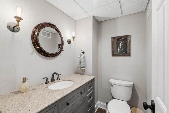 3967 Oakmont TRAIL, Waukesha, WI 53188