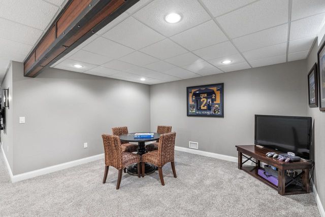 3967 Oakmont TRAIL, Waukesha, WI 53188