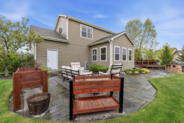 3967 Oakmont TRAIL, Waukesha, WI 53188