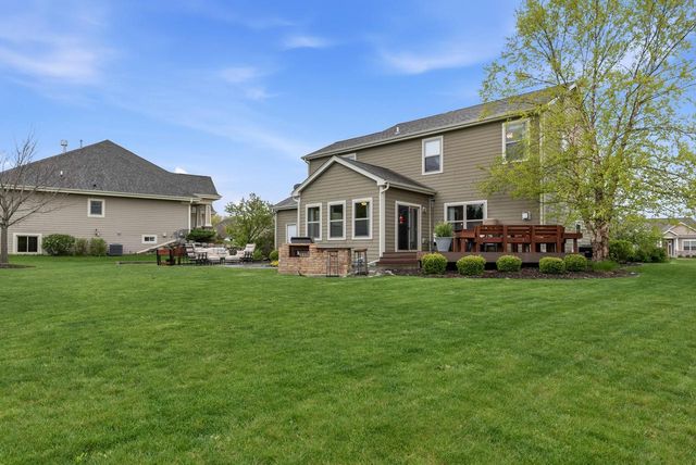 3967 Oakmont TRAIL, Waukesha, WI 53188