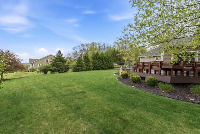 3967 Oakmont TRAIL, Waukesha, WI 53188
