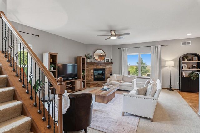 3967 Oakmont TRAIL, Waukesha, WI 53188