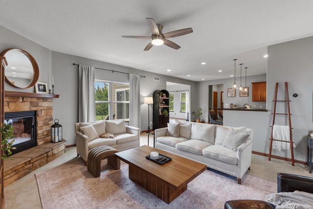 3967 Oakmont TRAIL, Waukesha, WI 53188